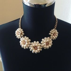 Forever 21 Flower Necklace